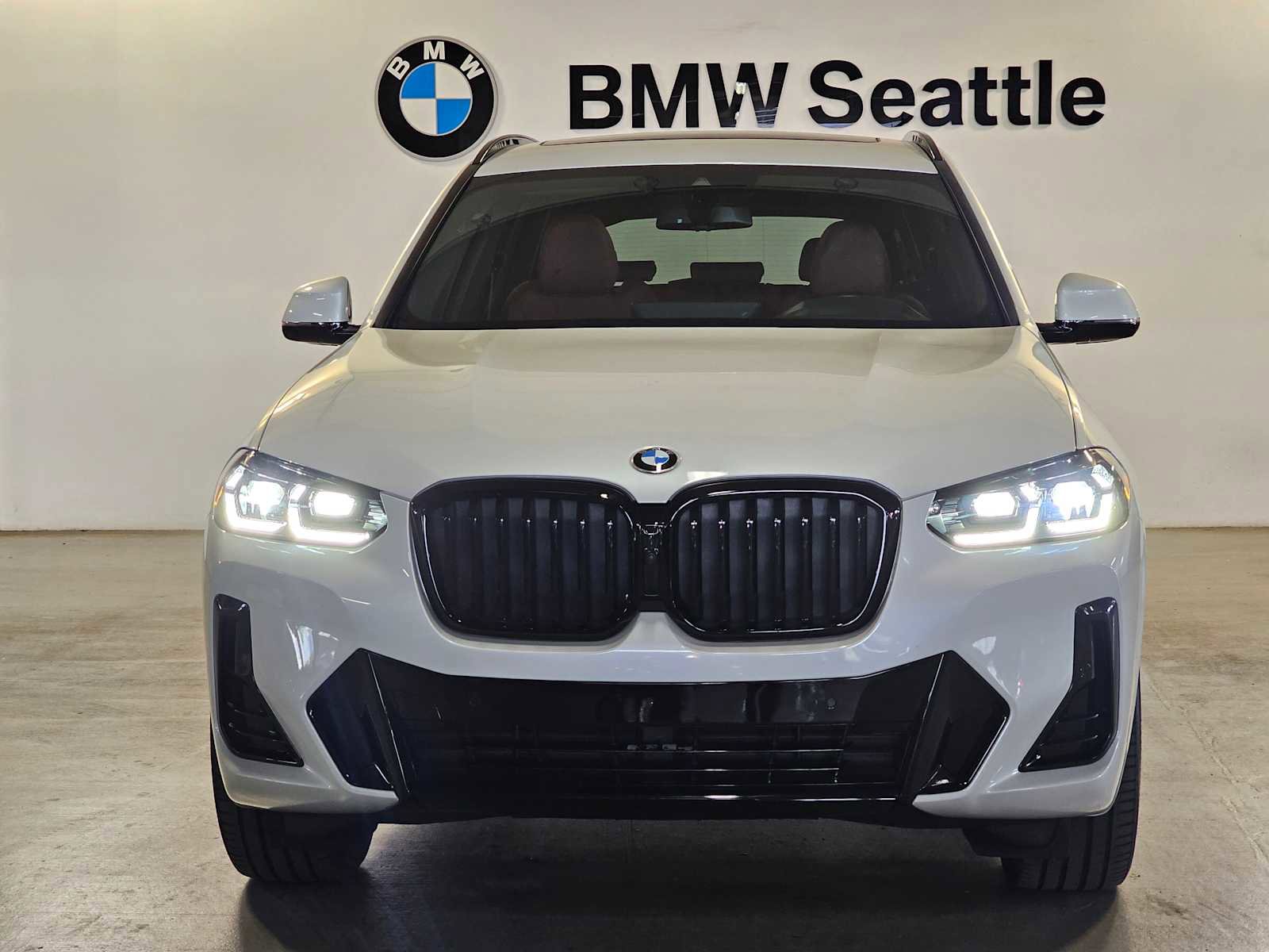 Used 2023 BMW X3 xDrive30i w/ M Sport Package AWD/4WD image 6