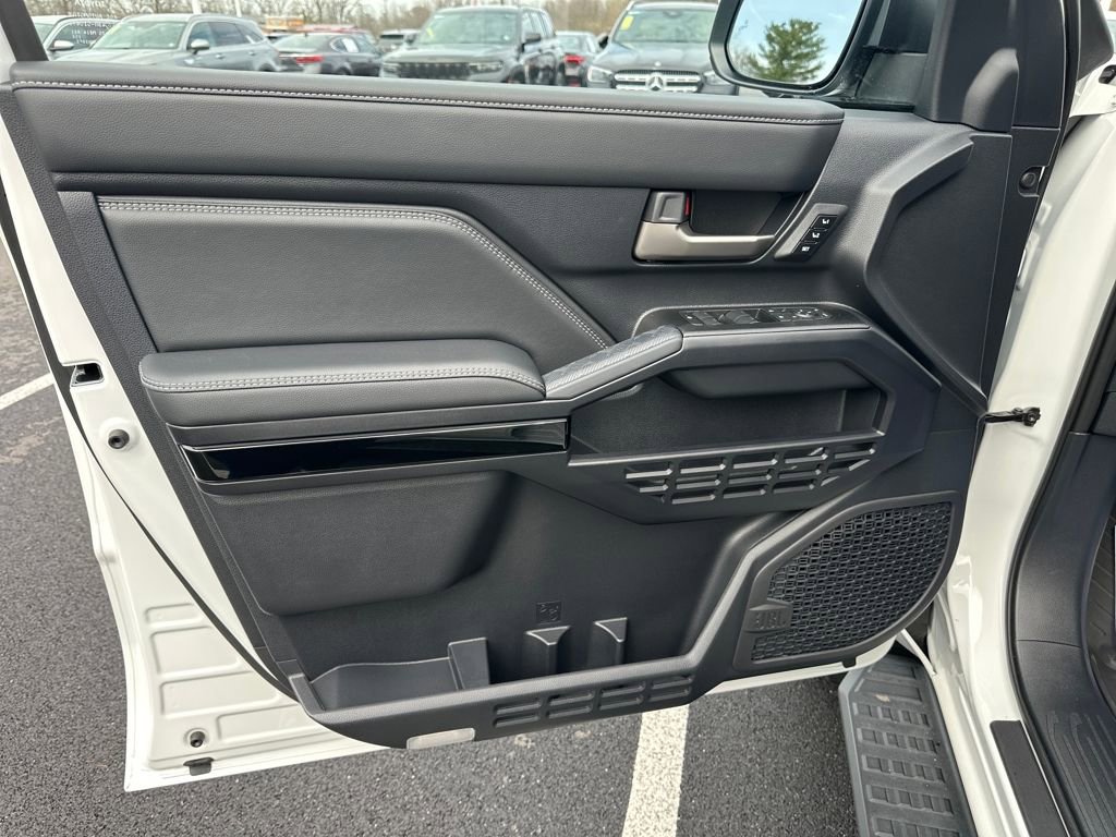 Used 2025 Toyota 4Runner Limited w/ Tow Technology Package image 14