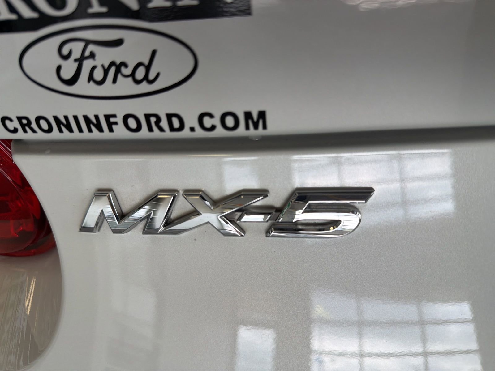 Used 2016 MAZDA MX-5 Miata Club RWD image 8