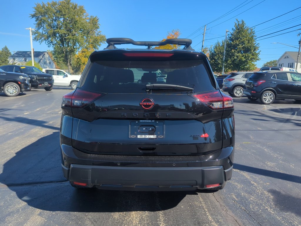 Used 2025 Nissan Rogue SV w/ Rock Creek Premium Package AWD/4WD image 8