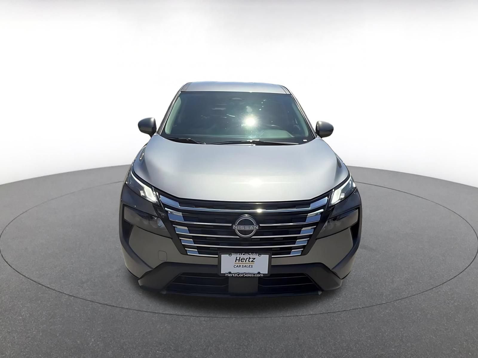 Used 2025 Nissan Rogue SV FWD image 4