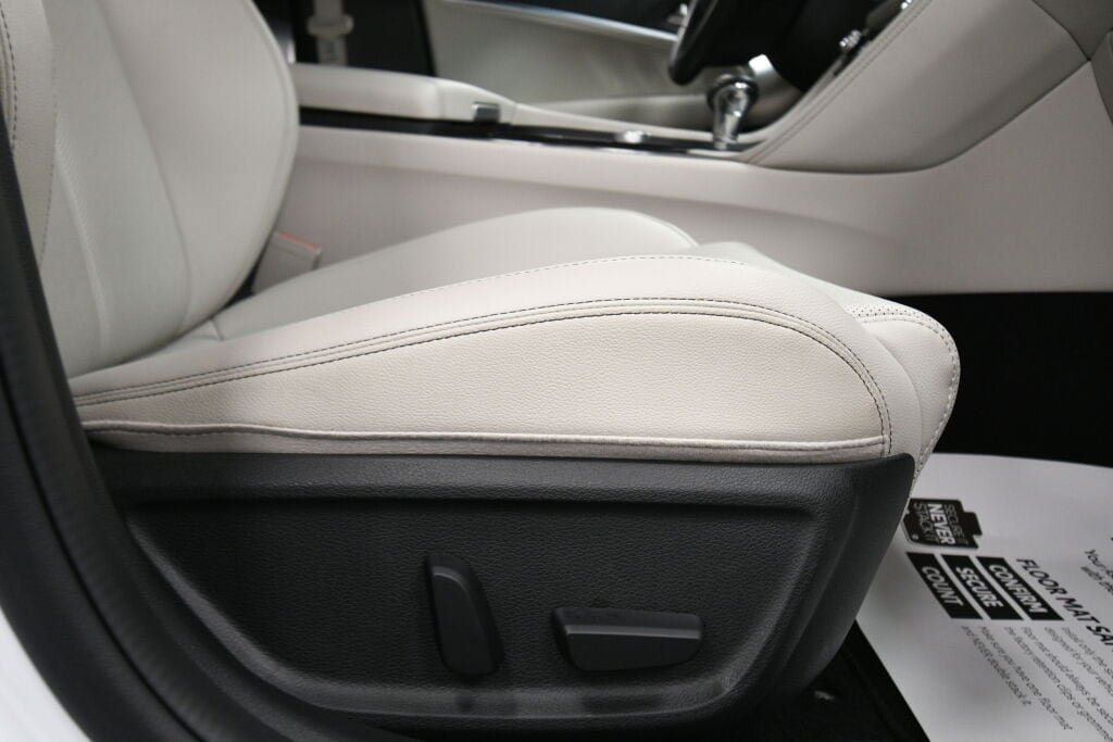 Used 2025 Genesis G70 2.5T AWD/4WD image 27
