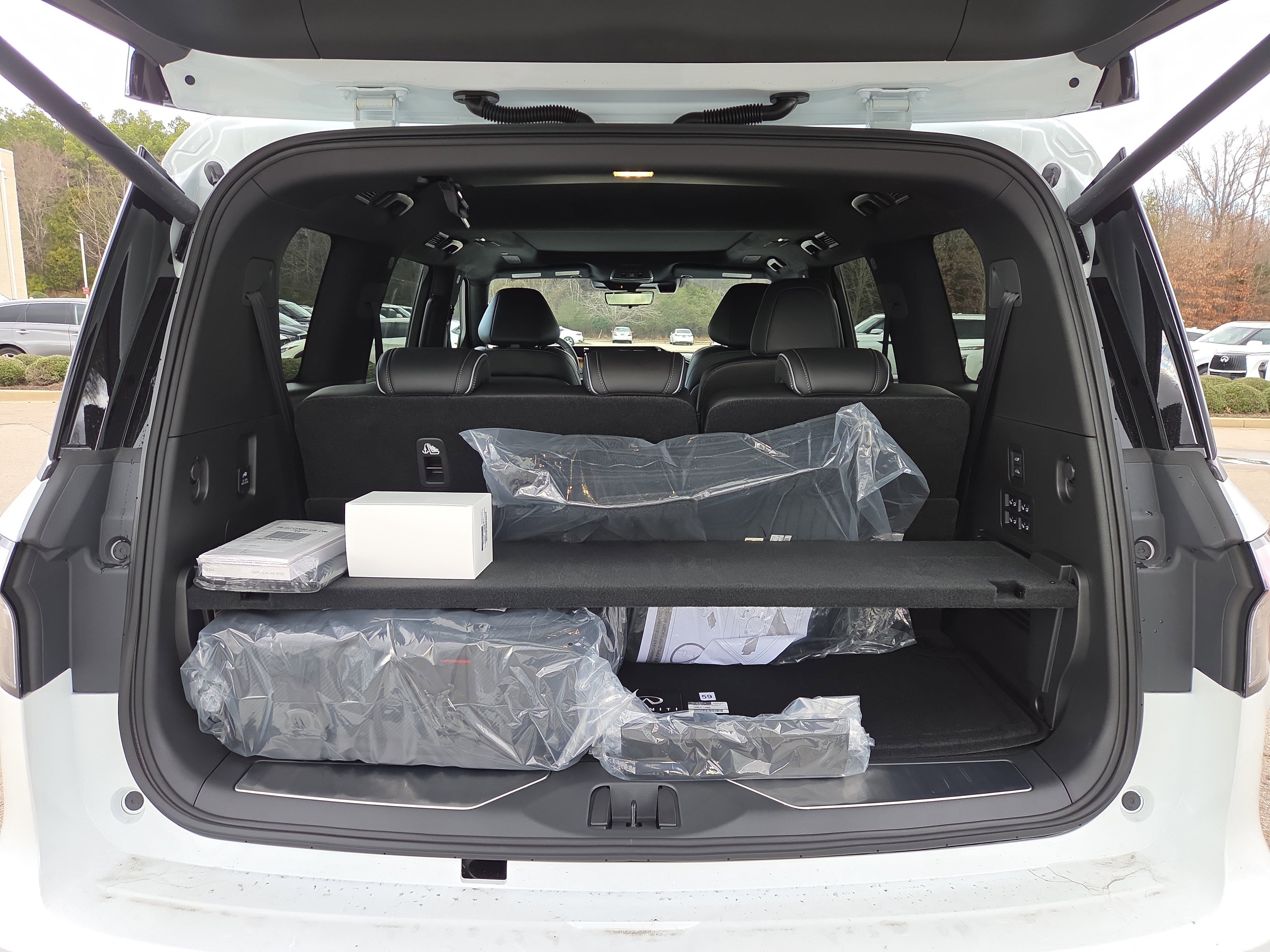 New 2026 INFINITI QX80 Autograph w/ Premium Cargo Package image 9