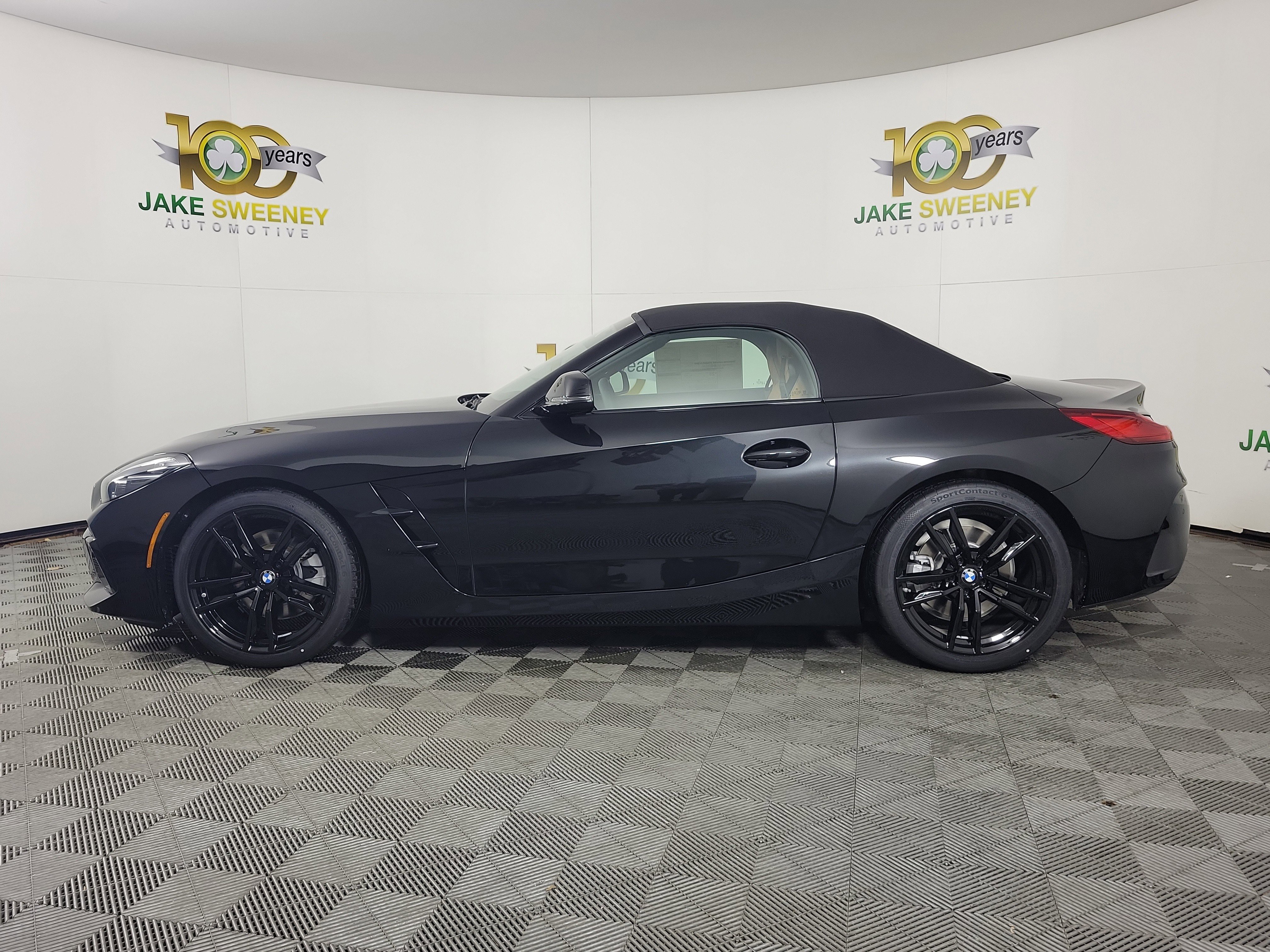 New 2026 BMW Z4 sDrive30i w/ Shadowloine Package image 4
