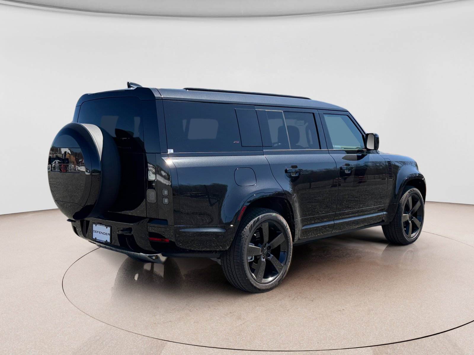 New 2026 Land Rover Defender 130 X-Dynamic SE image 5