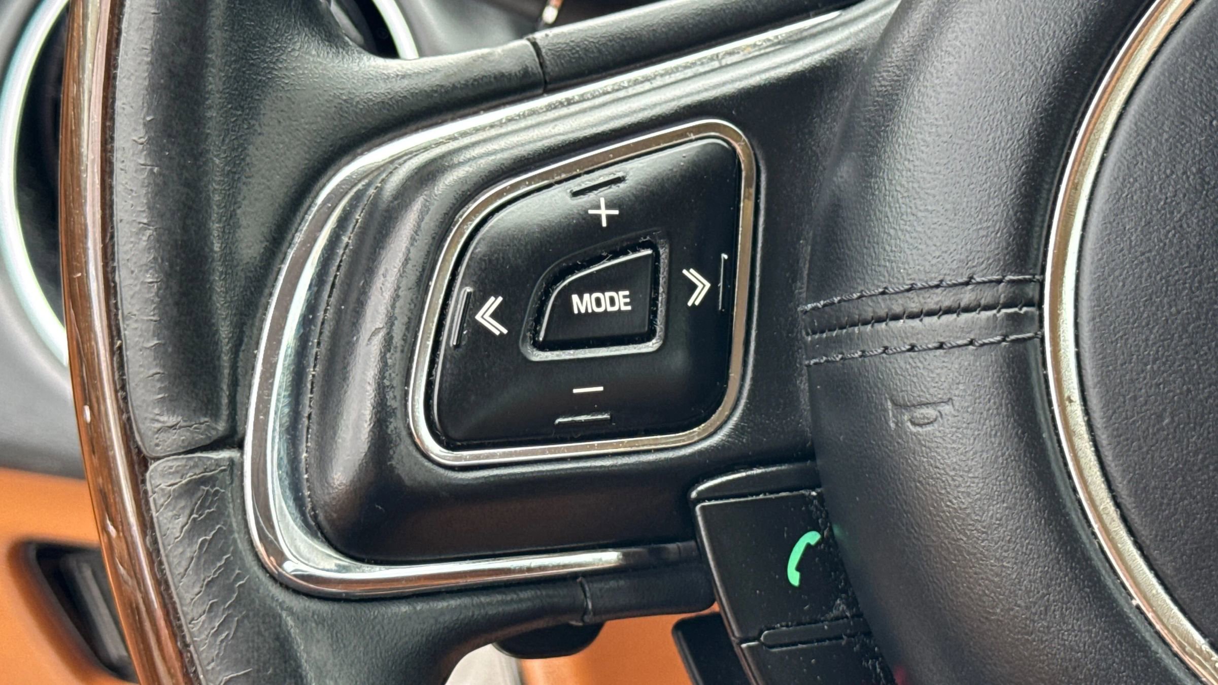 Used 2011 Jaguar XJ Supercharged image 25