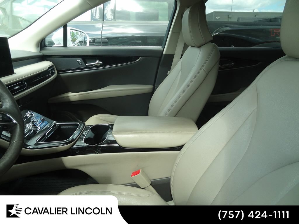 Used 2022 Lincoln Nautilus FWD w/ Premium Package image 7