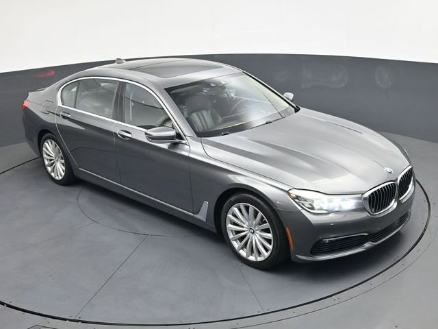 Used 2016 BMW 740i image 26