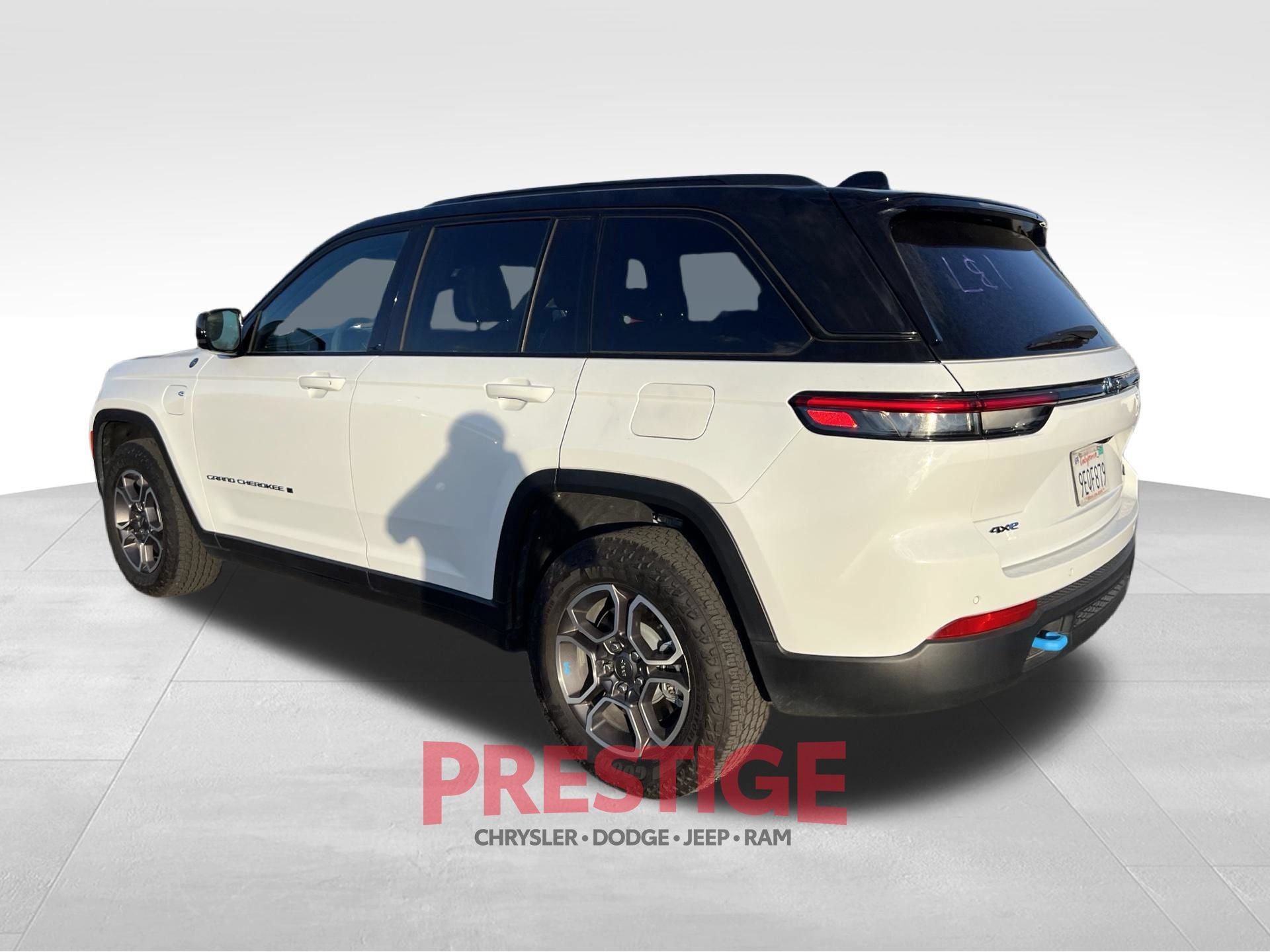Used 2022 Jeep Grand Cherokee Trailhawk AWD/4WD image 8