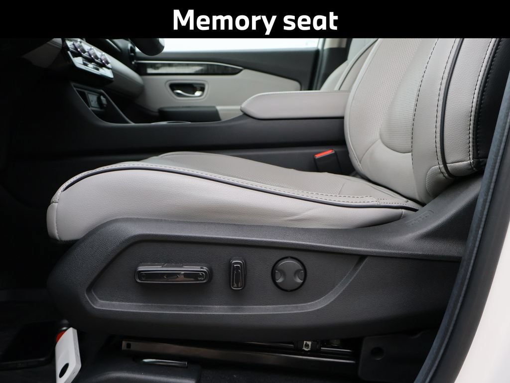 Used 2025 Honda Pilot Elite image 9