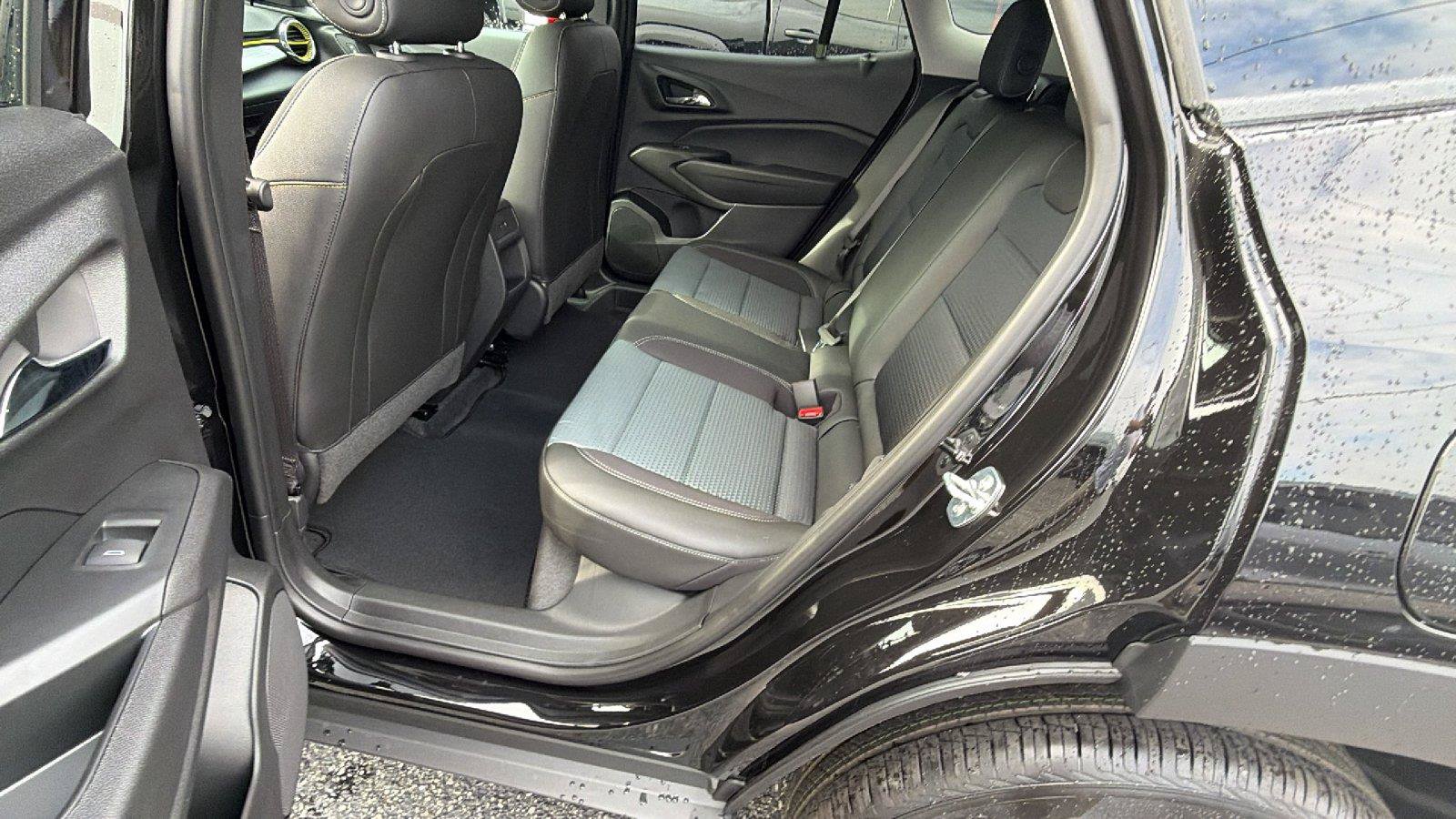 New 2026 Chevrolet Trax LT w/ Driver Confidence Package FWD image 18