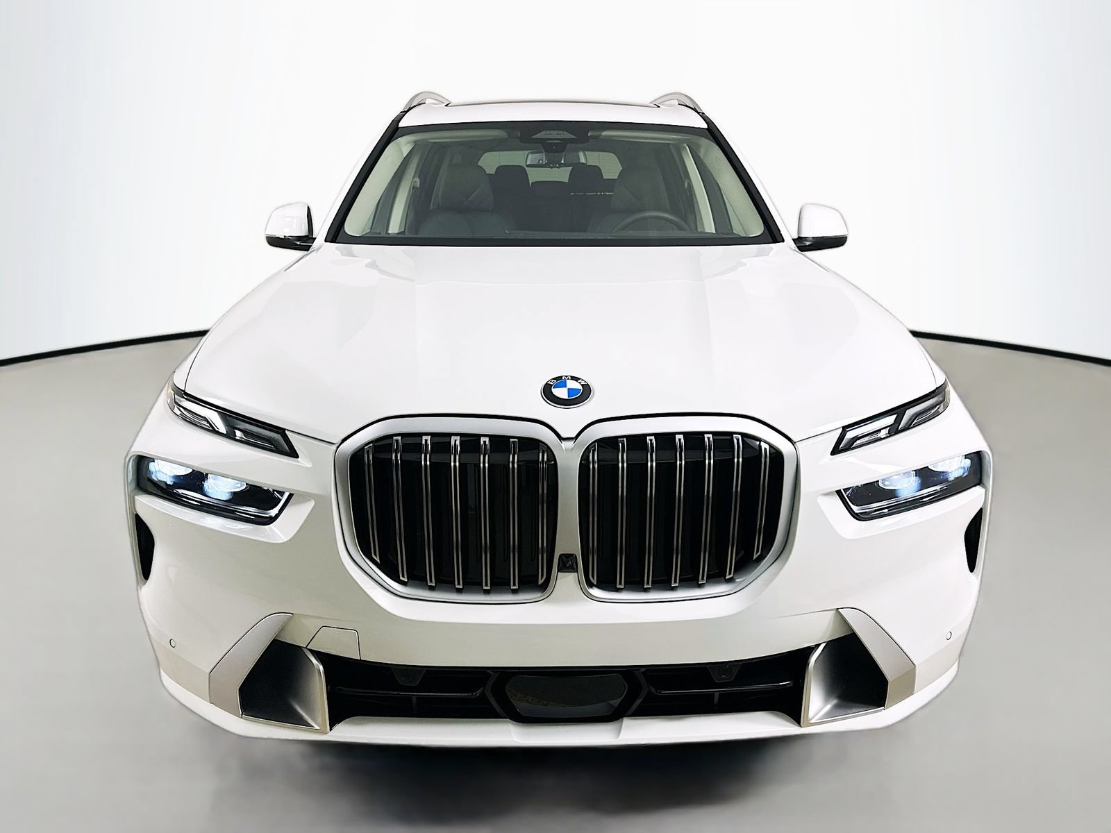 New 2027 BMW X7 xDrive40i w/ Premium Package AWD/4WD image 2