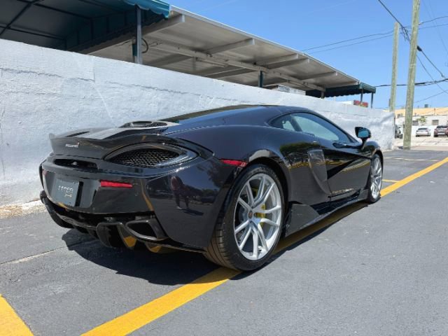 Used 2018 McLaren 570S RWD image 5