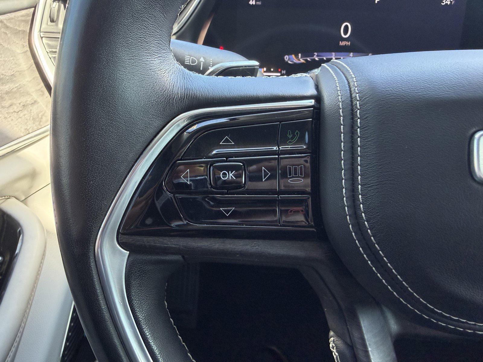Used 2022 Jeep Grand Cherokee L Overland w/ Luxury Tech Group IV image 37