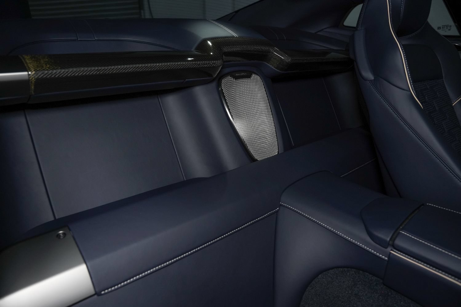 Used 2025 Aston Martin Vanquish RWD image 42