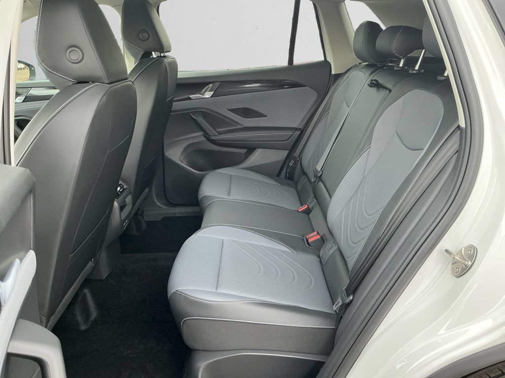 New 2026 Volkswagen Tiguan SE AWD/4WD image 13