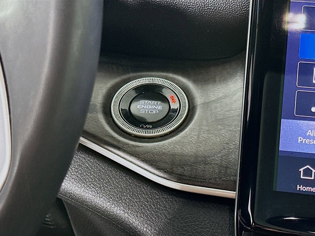 Certified 2025 Jeep Grand Cherokee Limited w/ Luxury Tech Group II image 24