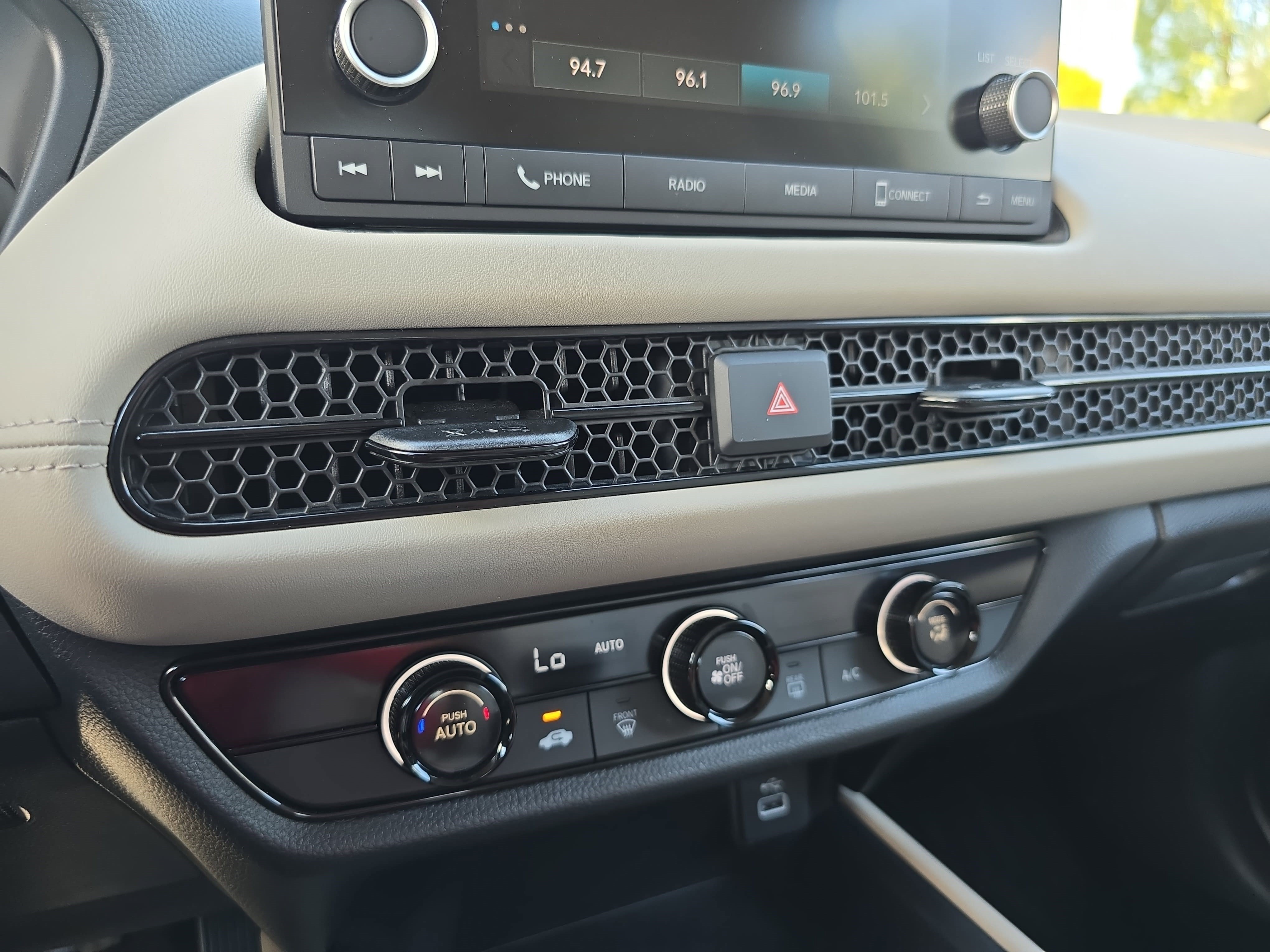 Certified 2025 Honda HR-V LX image 22