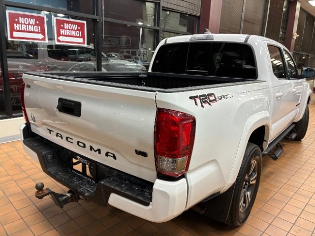Used 2017 Toyota Tacoma TRD Sport w/ Tow Package image 7