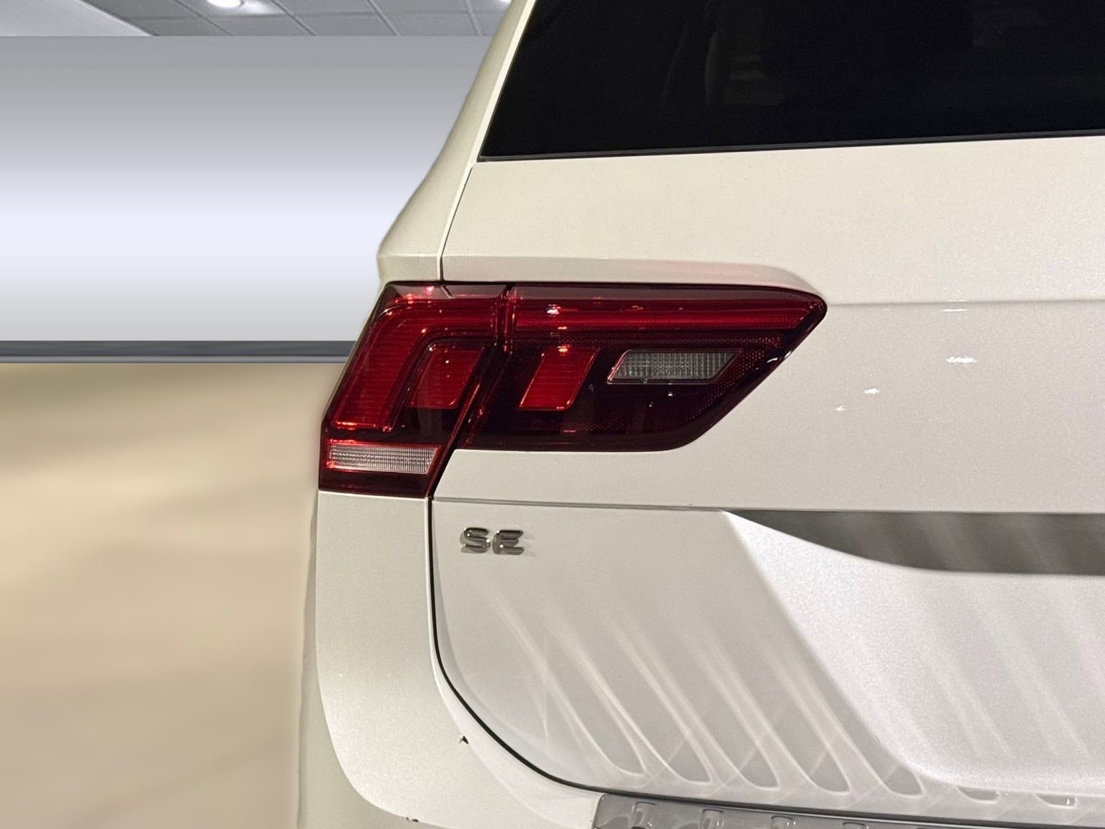 Used 2023 Volkswagen Tiguan SE image 12