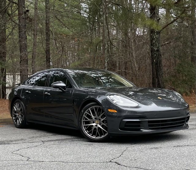 Used 2019 Porsche Panamera 4 image 10