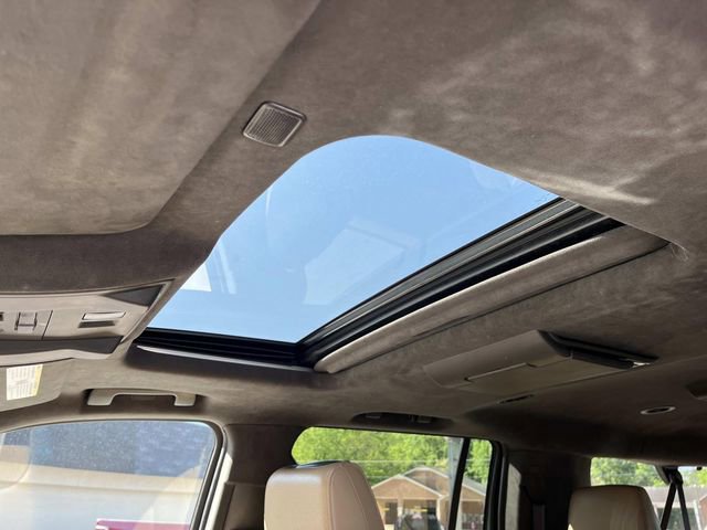 Used 2018 Cadillac Escalade ESV Platinum AWD/4WD image 44