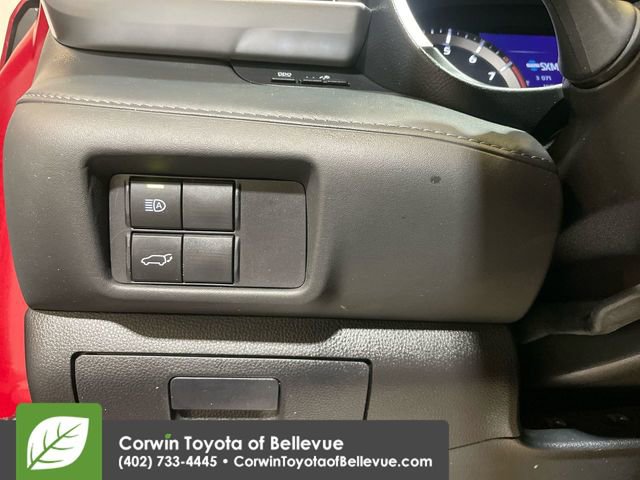 Used 2020 Toyota Highlander XLE image 20