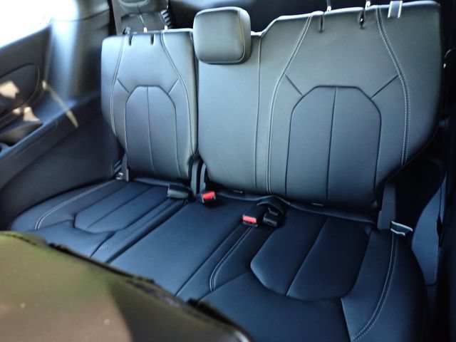 New 2026 Chrysler Pacifica Select AWD/4WD image 14