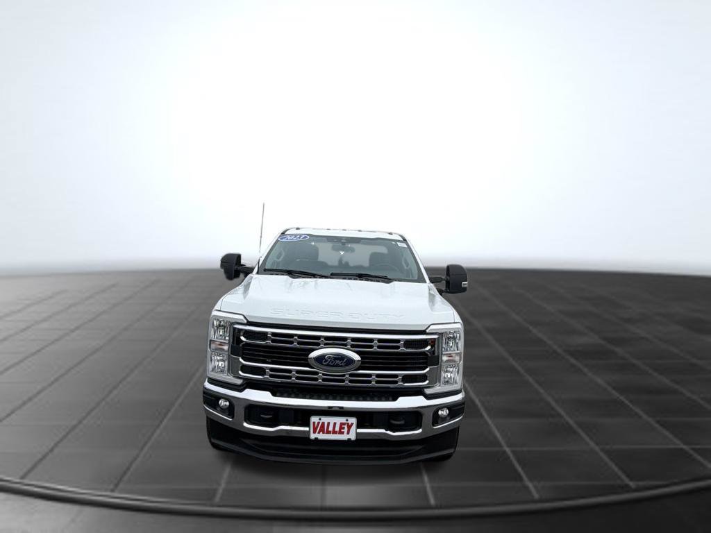 Used 2023 Ford F250 XLT AWD/4WD image 3