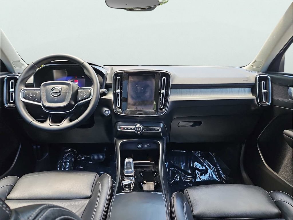 Used 2023 Volvo XC40 B5 Plus w/ Protection Package Premier AWD/4WD image 32