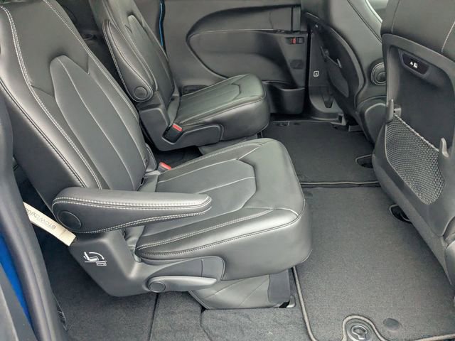 New 2026 Chrysler Pacifica Select w/ S Appearance Package FWD image 31