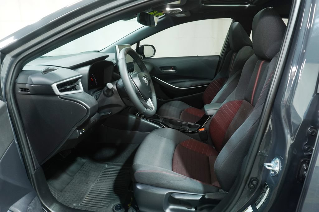 Used 2025 Toyota Corolla SE w/ SE Premium Package FWD image 11