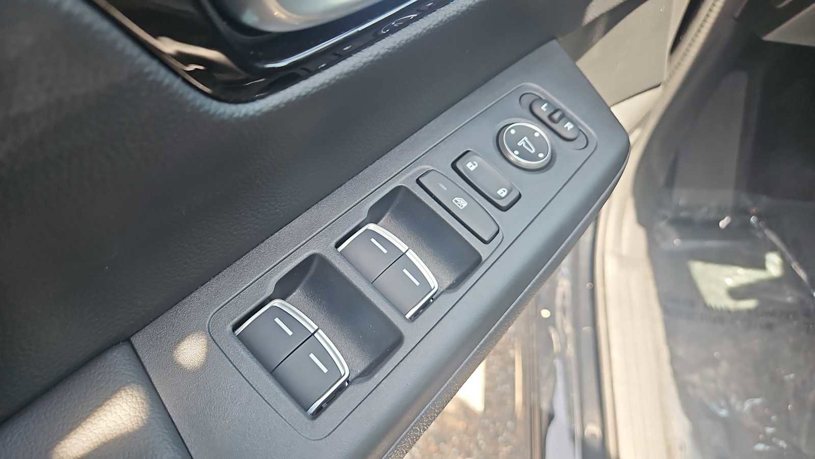 Used 2024 Honda CR-V EX-L image 15