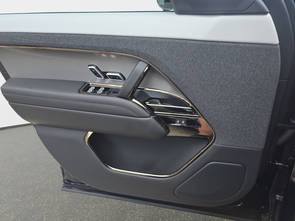 New 2026 Land Rover Range Rover Sport Dynamic SE AWD/4WD image 19