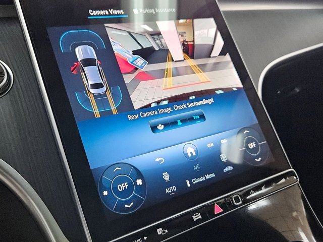 Used 2025 Mercedes-Benz C 300 4MATIC Sedan image 17