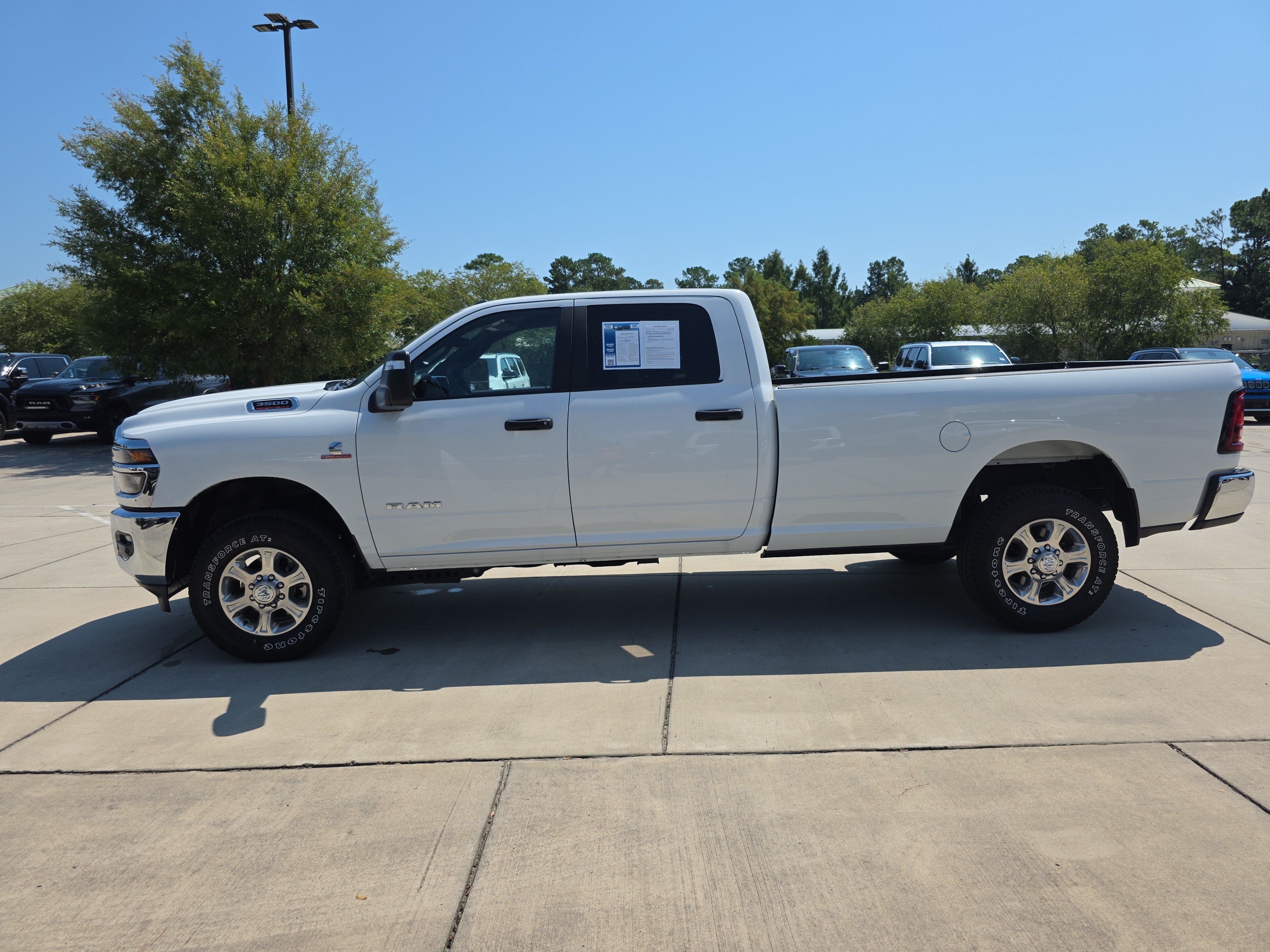 Used 2025 RAM 3500 Big Horn AWD/4WD image 6