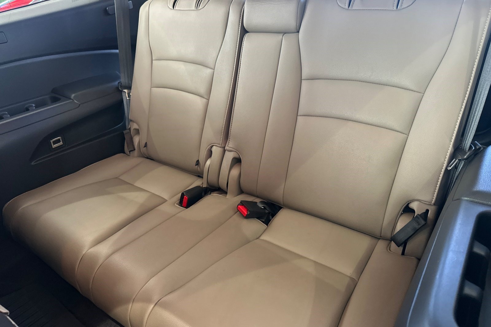 Used 2016 Honda Pilot Touring image 19