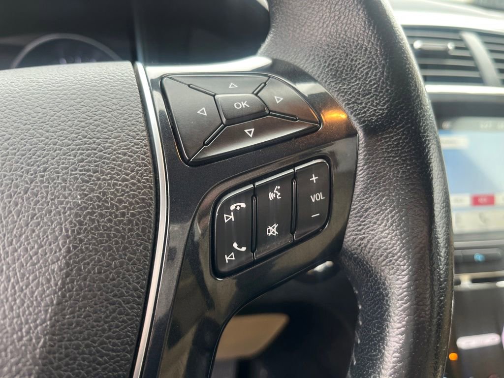 Used 2017 Ford Explorer Limited image 20