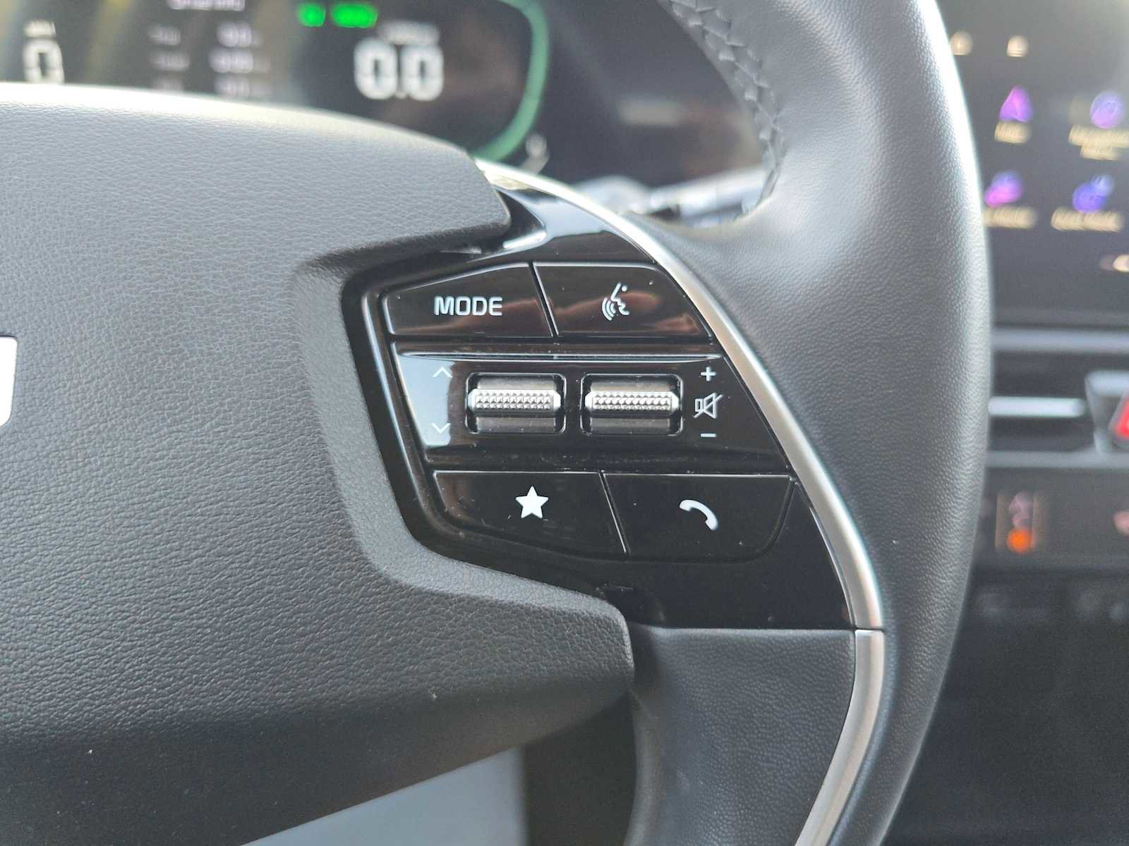 Used 2023 Kia Niro EX image 30