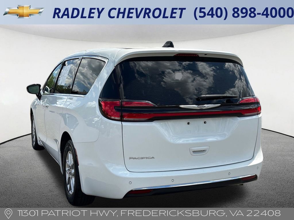 Used 2024 Chrysler Pacifica Touring-L FWD image 28