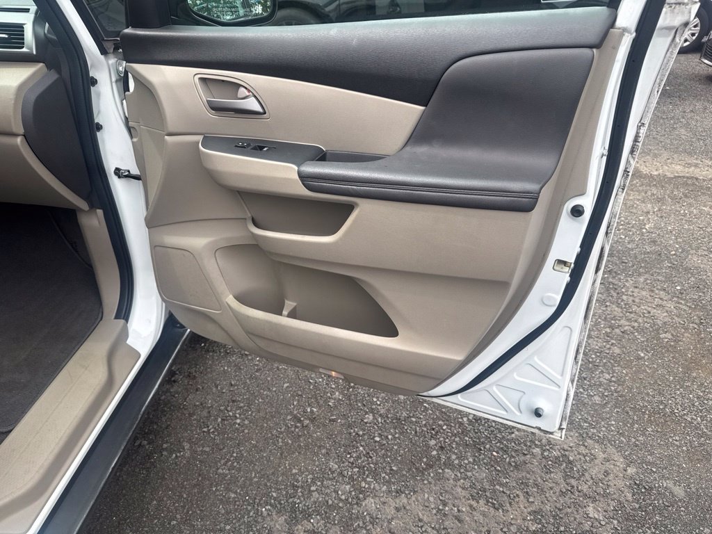 Used 2011 Honda Odyssey LX image 39
