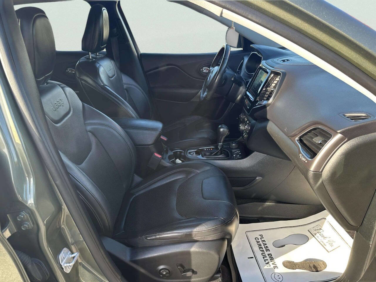 Used 2019 Jeep Cherokee Limited image 14