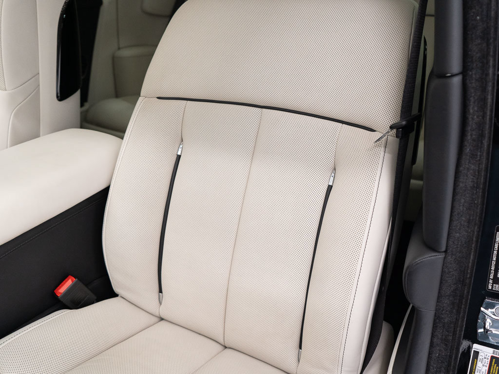 Certified 2018 Rolls-Royce Phantom Sedan RWD image 18