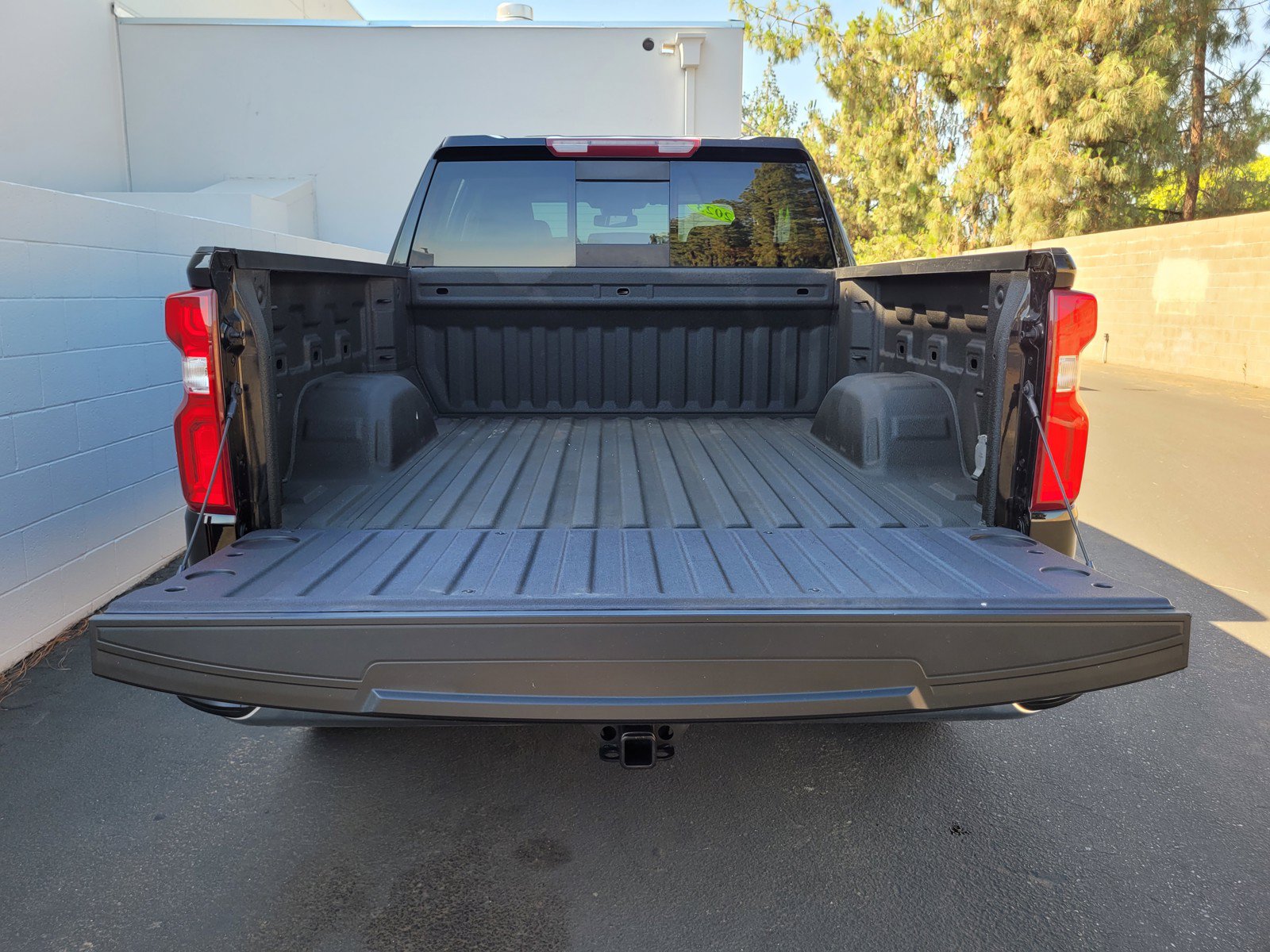Used 2023 Chevrolet Silverado 1500 LTZ w/ LTZ Convenience Package II RWD image 27
