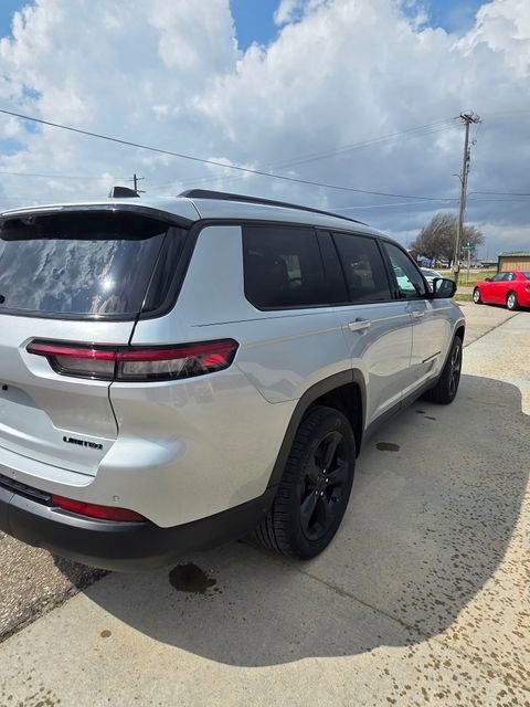 Used 2022 Jeep Grand Cherokee L Limited w/ Luxury Tech Group II AWD/4WD image 9