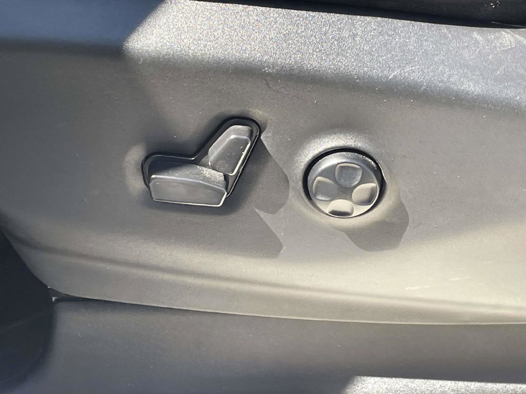 Certified 2023 Chrysler Pacifica Touring-L FWD image 28