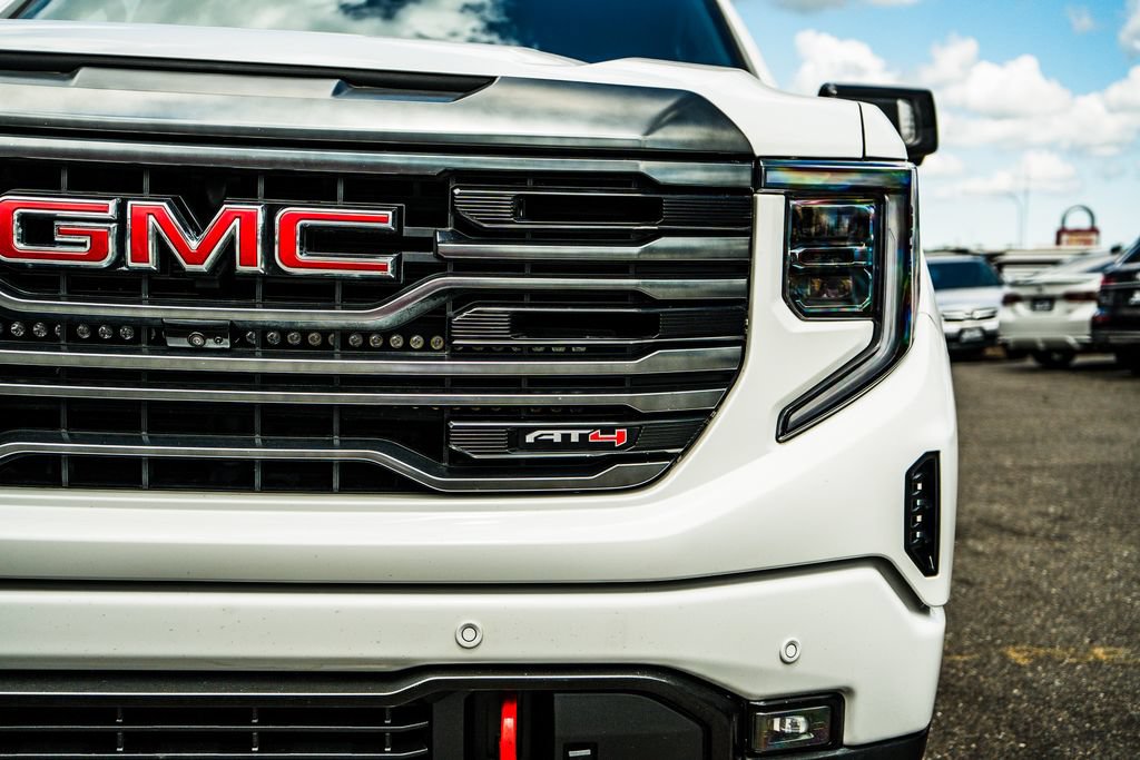 Used 2022 GMC Sierra 1500 AT4 w/ AT4 Premium Package AWD/4WD image 9