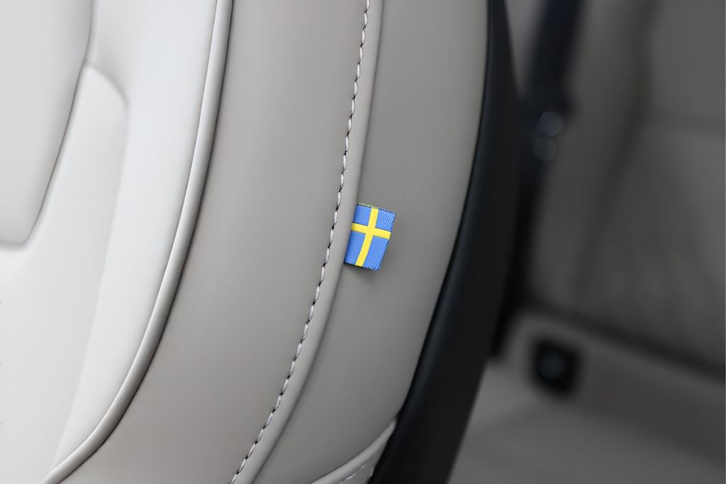 New 2026 Volvo XC60 B5 Core w/ Protection Package Premier image 39
