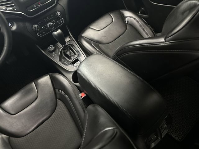 Used 2019 Jeep Cherokee Latitude Plus image 25