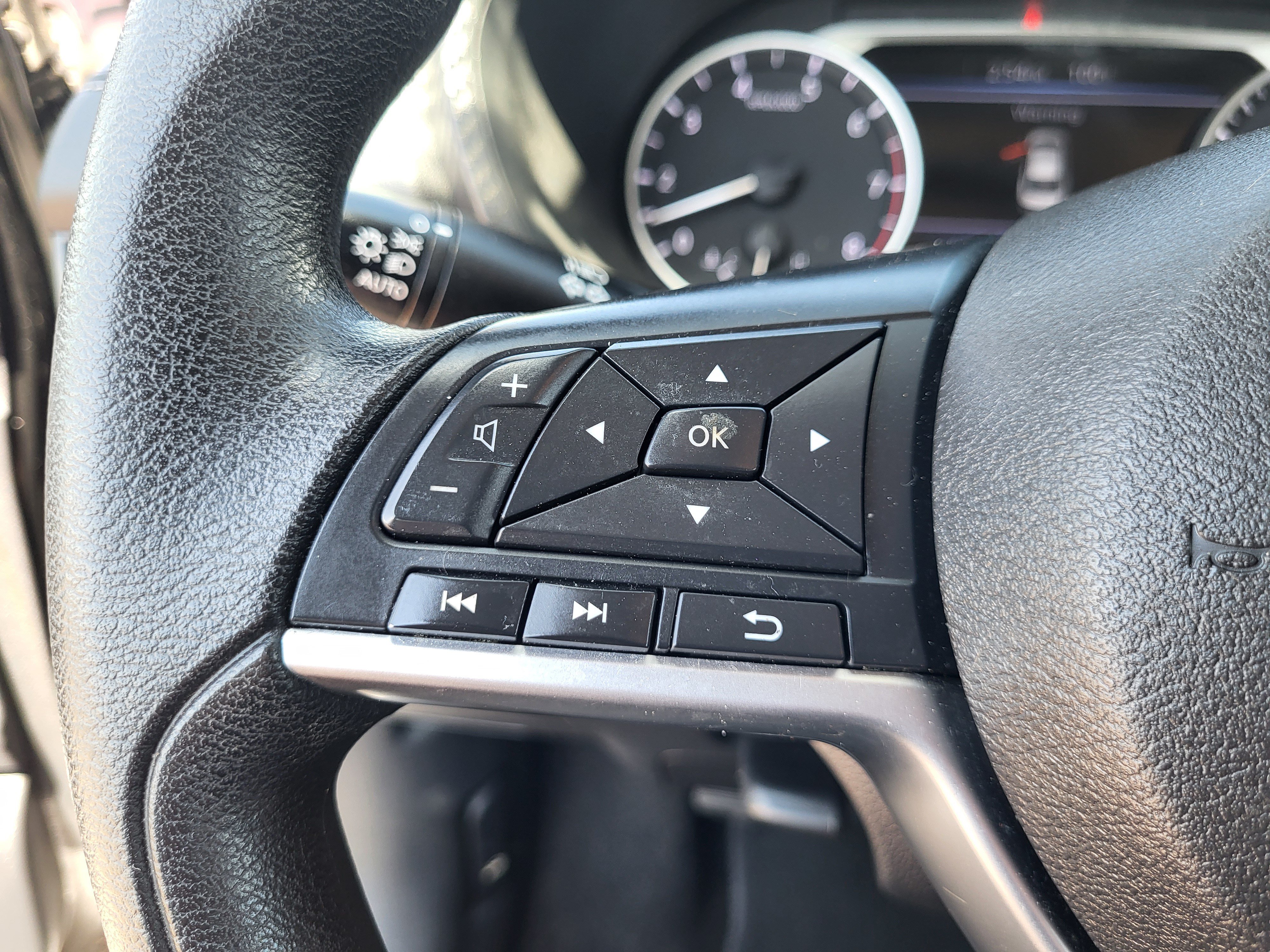 Certified 2025 Nissan Sentra SV FWD image 27